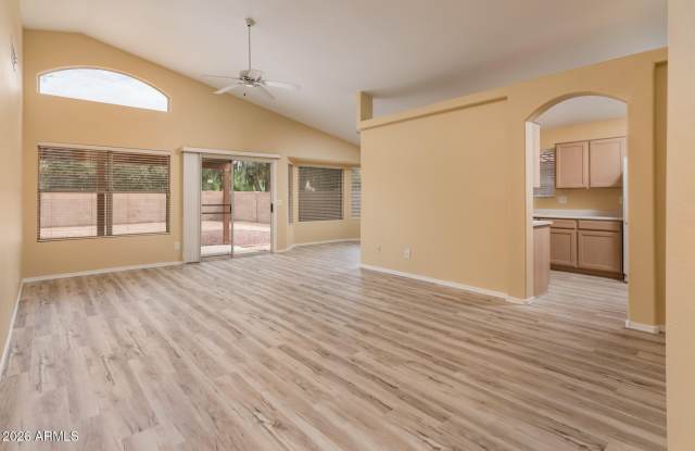 12566 W Palm Lane Gallery 3