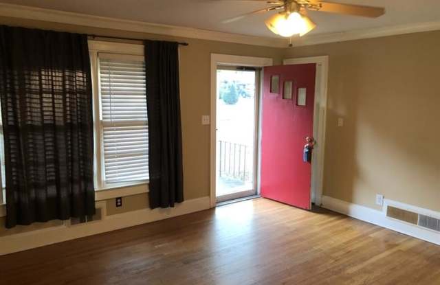 2774 SPRING Drive SE Gallery 3