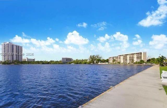 2861 Leonard Dr Gallery 4