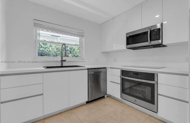 806 NE 4th Street ., Hallandale Beach, FL 33009 - 3521 photos photos