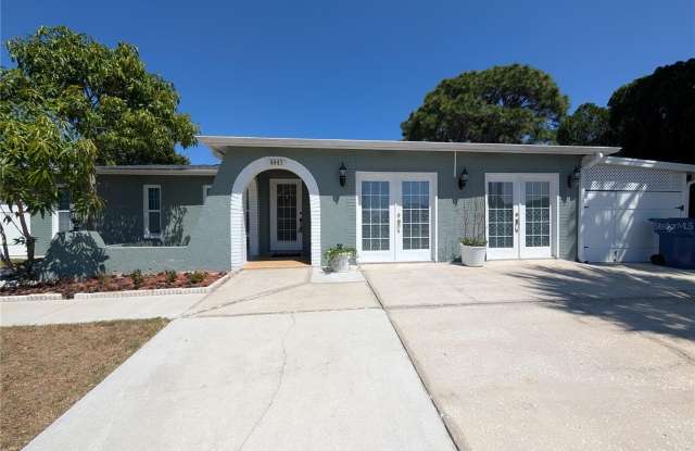 6947 BOTTLE BRUSH DRIVE photos photos