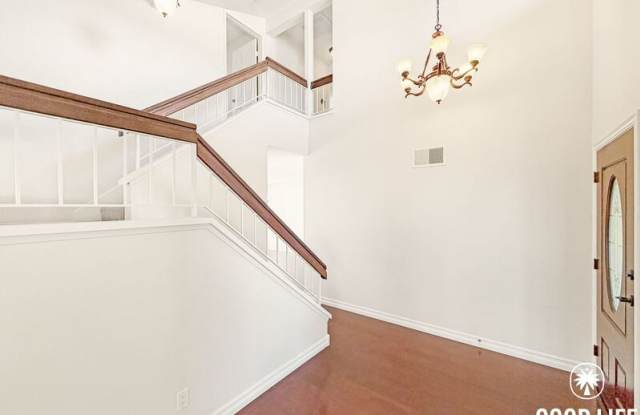 4652 Merrick Ct Gallery 2
