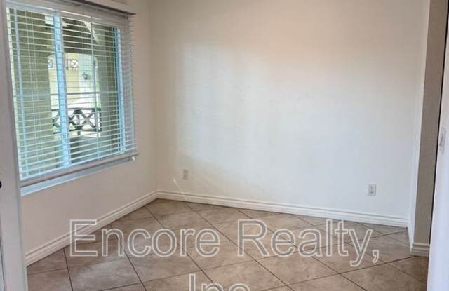 2085 Lakeridge Cir Gallery 3