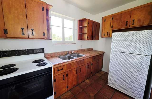 524 Hampton Rd photos photos