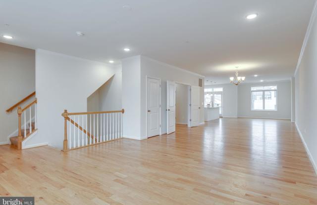 1006 RIBBON LIMESTONE TERRACE SE Gallery 2