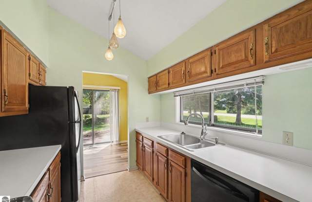 983 Meadowbrook Drive Gallery 4
