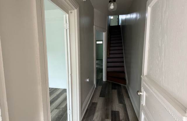 Student Housing -- 6 Bedroom Townhome by York College Gallery 1