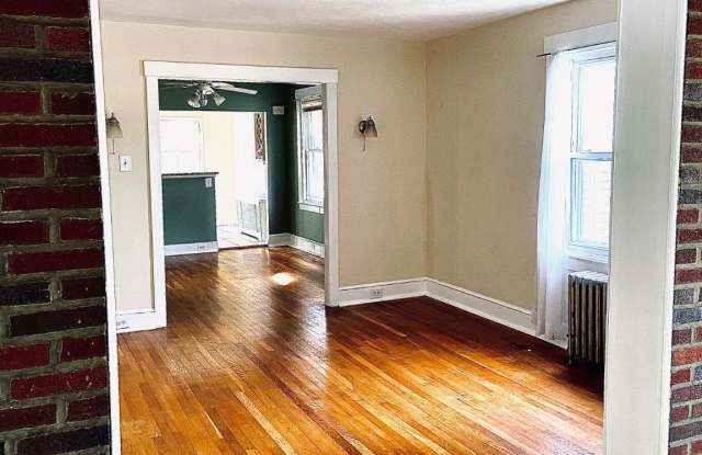 4617 SILVERWOOD Street Gallery 2