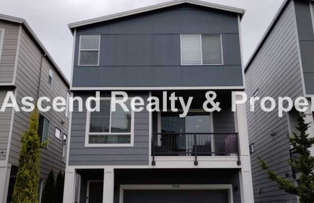 Like New 4 Bed Beauty Full Bed  Bath on Main Next to Commonwealth Lake  Minutes to Cedar Hills Crossing photos photos