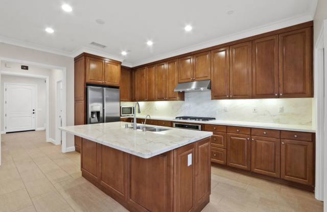 Cypress Village Executive Home Gallery 3