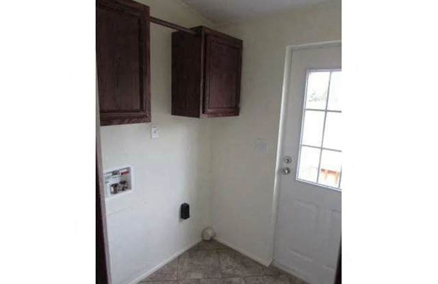 2801 NW 1st St - 2801 Northwest 1st Street, Lincoln, NE 68521