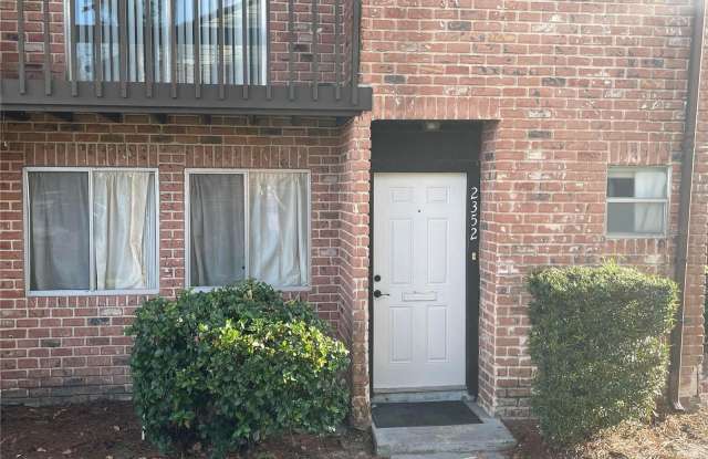 2352 HUNTINGTON GREEN COURT photos photos