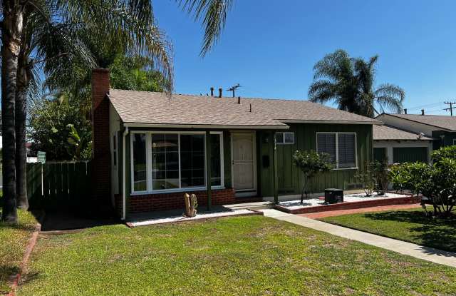 2 Bedroom 1 Bath Duplex for Rent in Montebello with 1 Car Garage Gallery 1