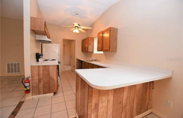 1728 TERRY CIRCLE NE Gallery 2
