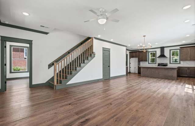 Stunning Home in Jackson Walk! Gallery 4