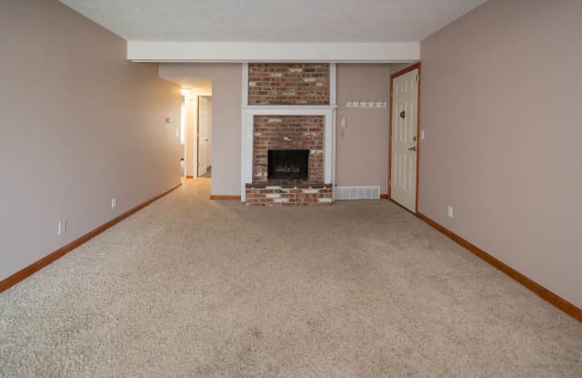 12745 Woodcrest Plaza - 12745 Woodcrest Plaza, Omaha, NE 68137