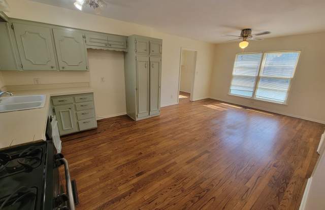 3 bed in Bethany ready for new tenant! - 2300 North College Avenue, Bethany, OK 73008