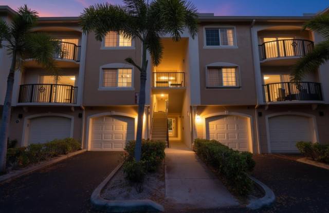 400 Crestwood Court N photos photos