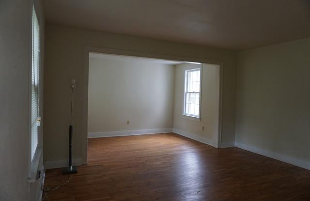 Convenient Shopping Location Gallery 3