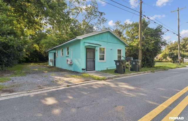 Charming 1BR Duplex in Fort Valley photos photos