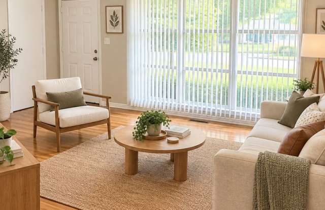 5 Bedroom Home Walking Distance to FSU! Pre-Lease August 2027! Gallery 3