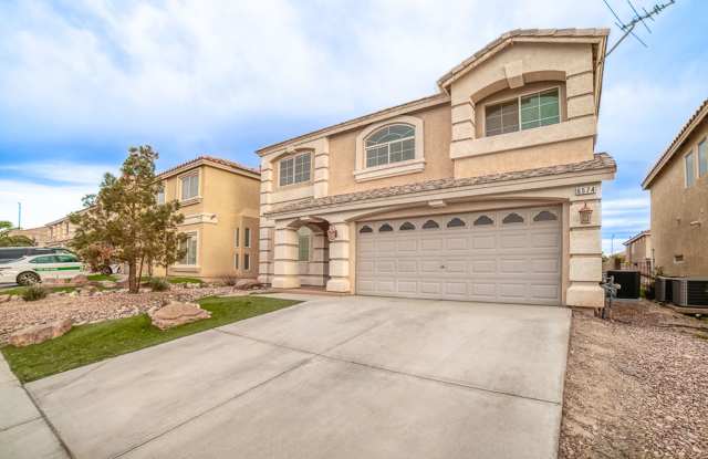 MOVE-IN READY GORGEOUS 4-BEDROOM HOME WITH POOL! Gallery 3