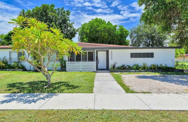 2224 Plunkett St photos photos