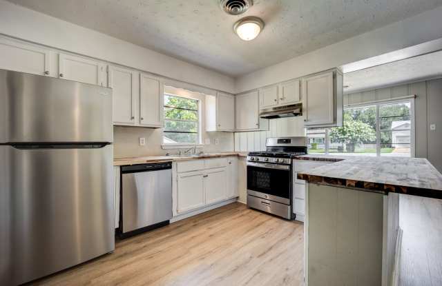 Freshly Updated 3 Bedroom Home photos photos