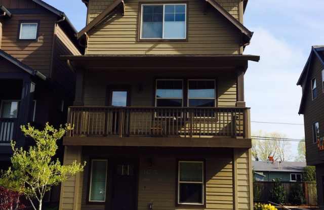Amazing 3 Bedroom 2.5 Bath Home within Beaverton and next to Nike! photos photos