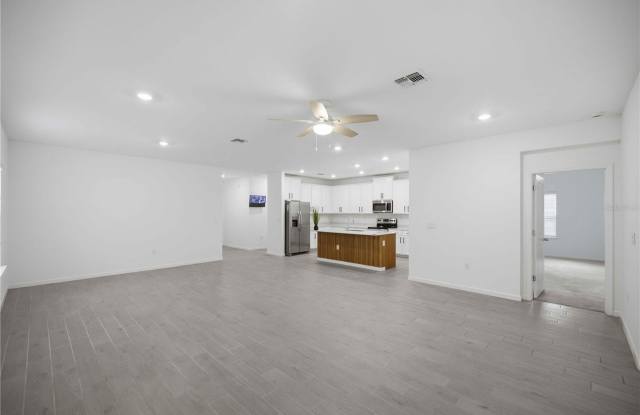 3492 NE 38TH Lane Gallery 2