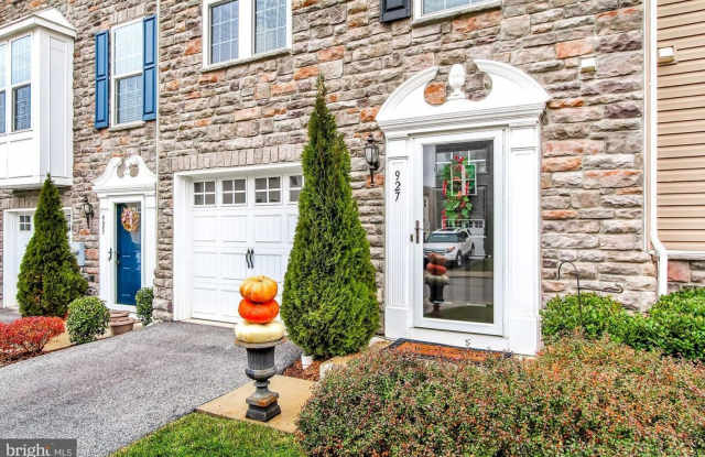 927 BRECHIN LN YORK, PA 17403 **REGENTS GLEN COMMUNITY** Gallery 3