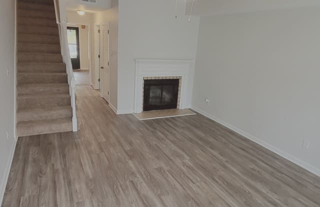 301 Hickory Place - 1 Gallery 2