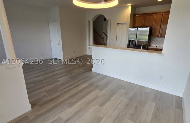331 River Bluff Ln Gallery 3