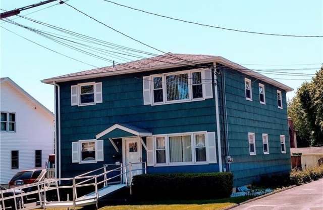 24 Hoyt Street unit: 2 photos photos