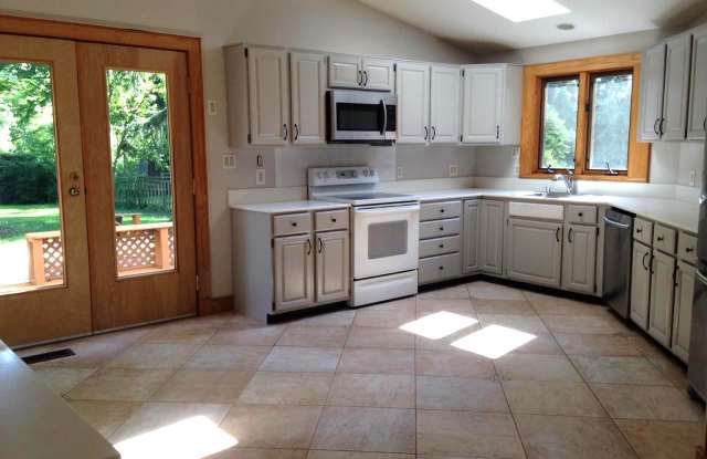 3711 KENILWORTH DRWY Gallery 4