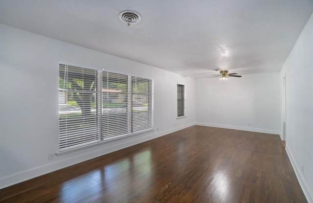 7001 Robinhood Lane Gallery 2