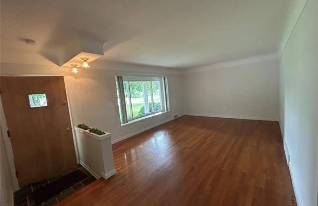 129 Pleasant Lake Drive Gallery 2