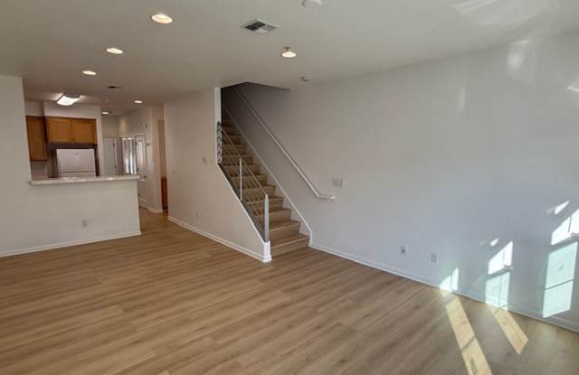 3-Bedroom Townhome in Central Richmond Near Richmond BART Station photos photos
