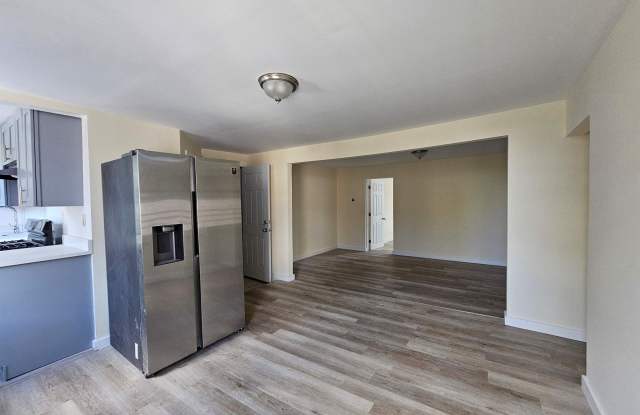 637 Bay St, #2 photos photos