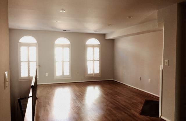 58 15th St NE Gallery 1