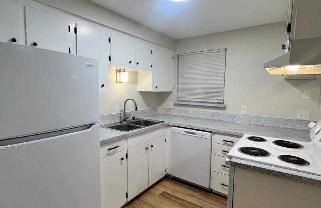 KHK1323 - The Bay photos photos