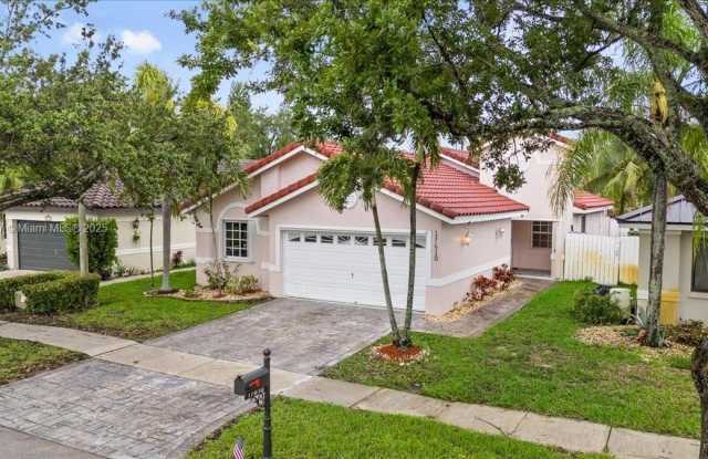 17610 SW 4th Ct photos photos