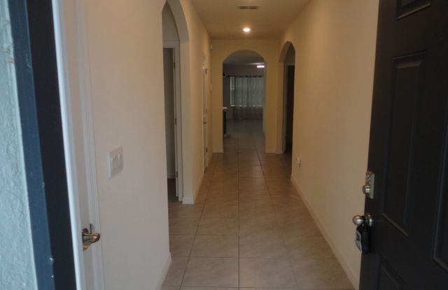 Lake Diamond North 4/2 Home Gallery 4