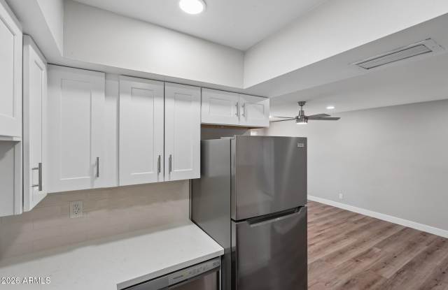 6721 E MCDOWELL Road Gallery 4