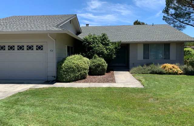 22 Meadow Green circle - 22 Meadowgreen Circle, Santa Rosa, CA 95409