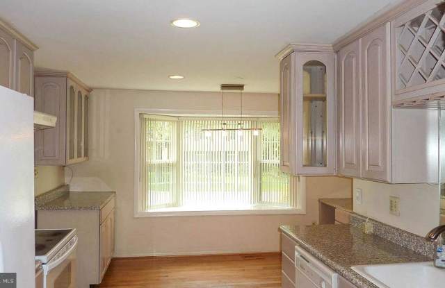 3257 HOLLY BERRY COURT Gallery 3