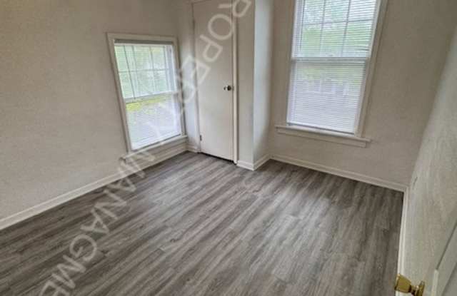 511 S Monroe photos photos