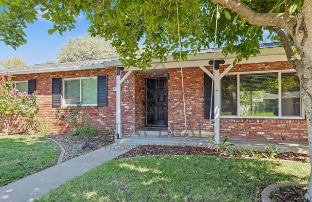 Stunning 4 bedroom Redding California photos photos