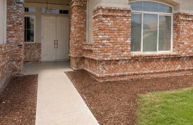 Spacious Single-Story Antioch Home with RV Parking,Solar & Expansive Backyard Gallery 4