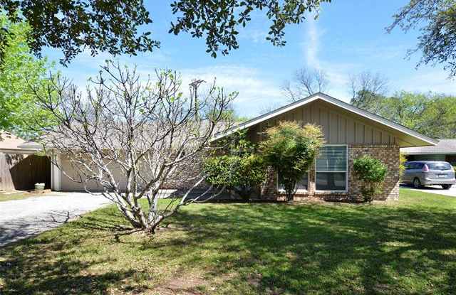 105 Peach Street - 105 Peach Street, Denton, TX 76209